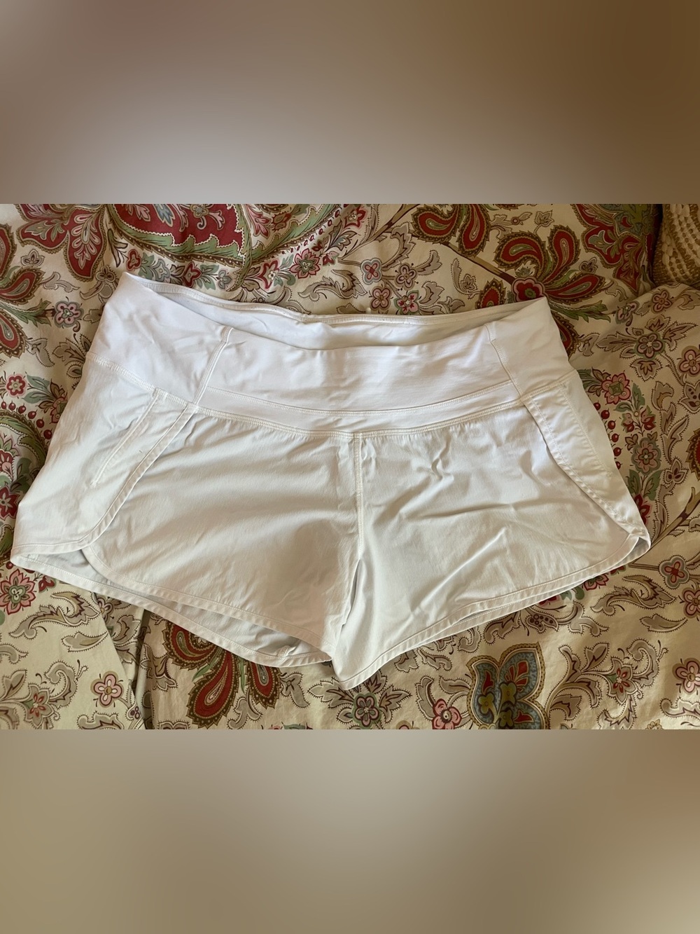 Lululemon Run Times 4" Inseam Short White Size 10 EUC!!!